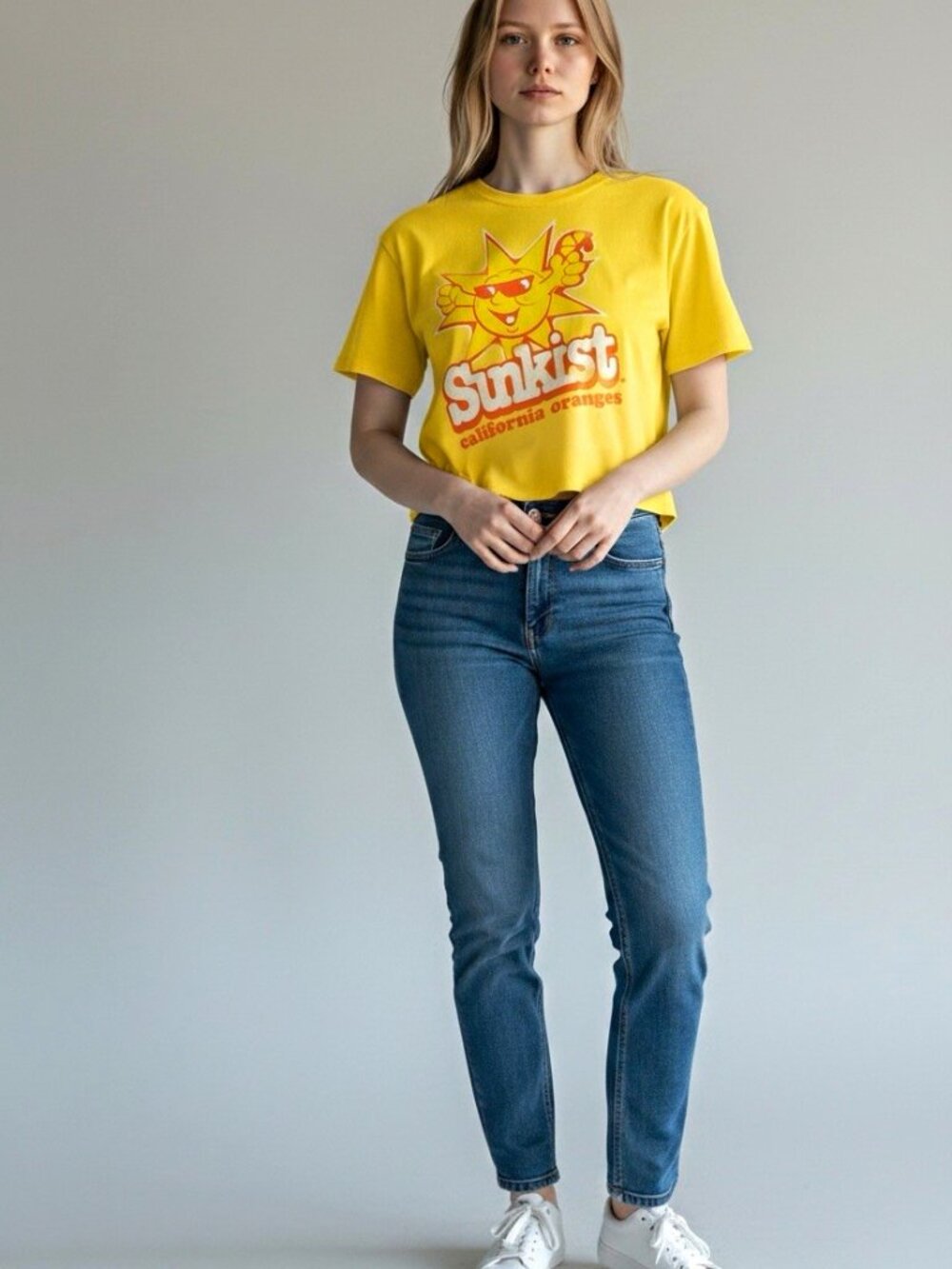 Sunkist T-Shirt Women’s XL Yellow Graphic Logo Cropped Short Sleeve Crew Neck